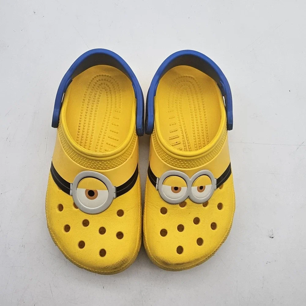 Crocs Shoes KIDS Size 3 Yellow Minions Classic Clog Sandals Slip On Rubber